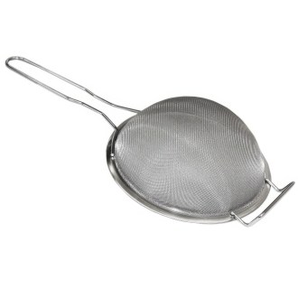 Large reinforced strainer with handle