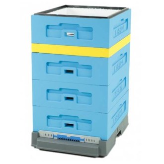 Dadant Blatt hive ½ with high plastic Varroa bottom board, varnished 10 frames