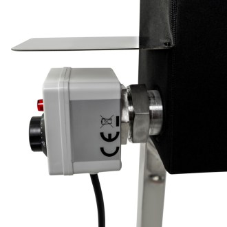 Wax melter with frame cleaner