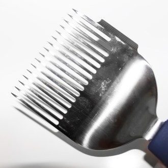 Stainless steel uncapping fork, 16 needles
